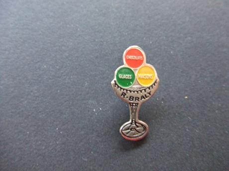 IJscoupe R. Braly drie bolletjes